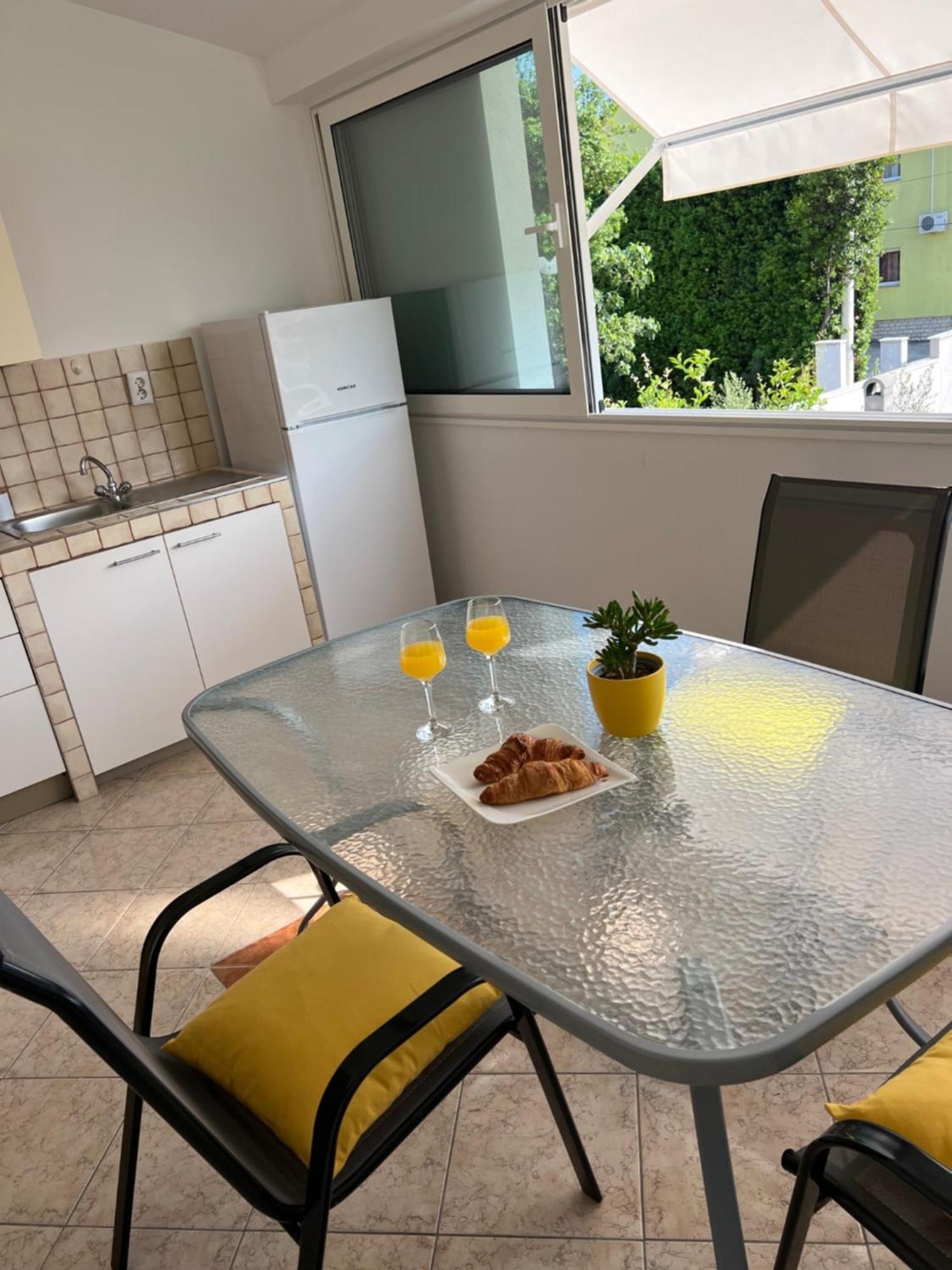 Apartments Xenia Pakoštane Szoba fotó